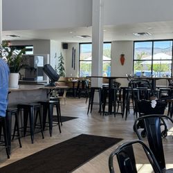 Tahoe Natural Cafe - Spacious interior