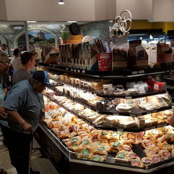 Mars Cheese Castle - Bakeries Near Me - Kenosha, Wisconsin