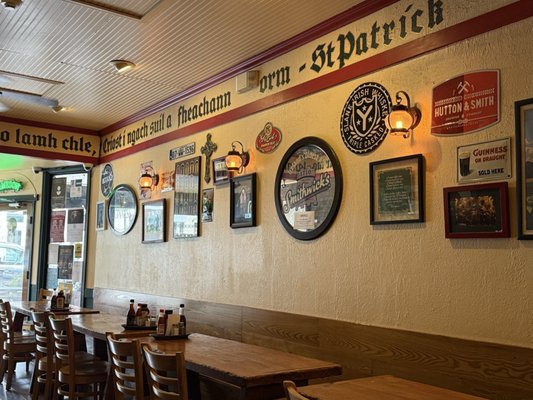 McCreary's Irish Pub & Eatery by null