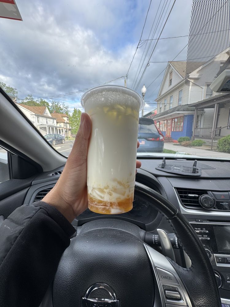 Black Pearl Bubble Tea Logo