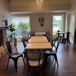 Fiddleheads Coffee Roasters - Interior seating