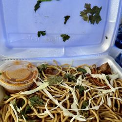 Everest Food Truck - Chicken Chow Mein