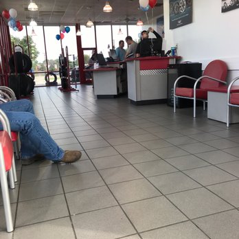 Discount Tire - Large waiting area with free water - Tires Near Me - Friendswood, Texas Discount Tire - Large waiting area with free water - Tires Near Me - Friendswood, Texas
