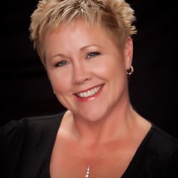 Wendy City Faces - With 25 years of experience in wedding, theater and commercial makeup & skin care services, Wendy will help you look your best!