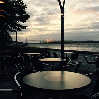 Cafe Razz - Udsigten fra caféen - Bars Near Me - Middelfart, 83 Cafe Razz - Udsigten fra caféen - Bars Near Me - Middelfart, 83
