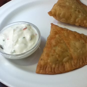 Mailsi - Samosa - Pakistani Near Me - Prague, Puerto Rico