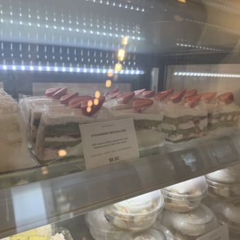 Bakerista - Matcha Strawberry cake - Bakeries Near Me - Orange, California Bakerista - Matcha Strawberry cake - Bakeries Near Me - Orange, California