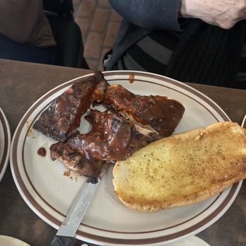 Chris' & Pitt's - Chicken & baby back ribs combo lunch . That bread. Yum - Barbeque Near Me - Downey, California