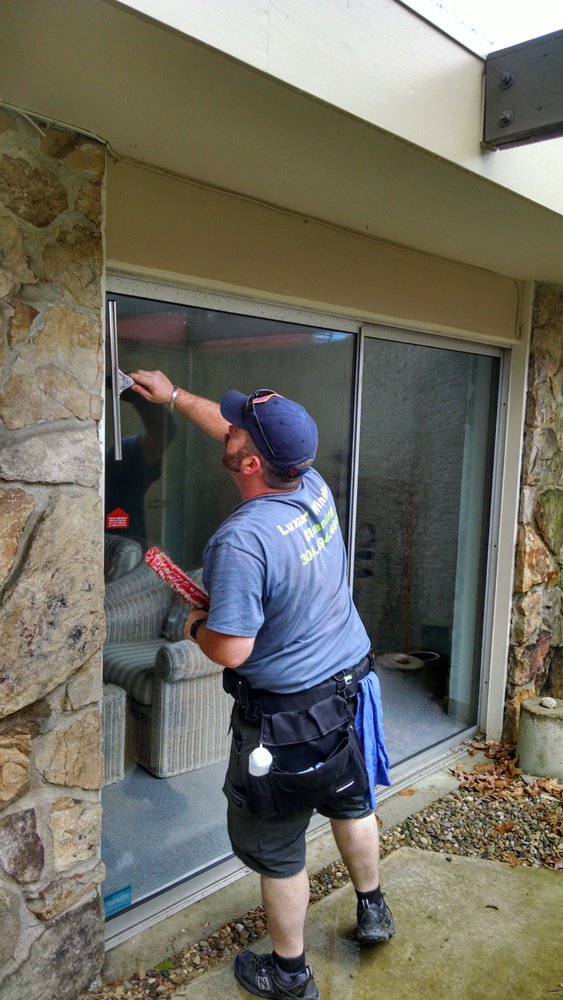 LUXURY WINDOW CLEANING Updated June 2024 401 27th St, Vienna, West Virginia Window Washing