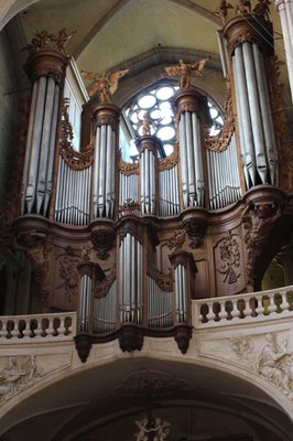 Cathédrale Saint-Bénigne de Dijon by null