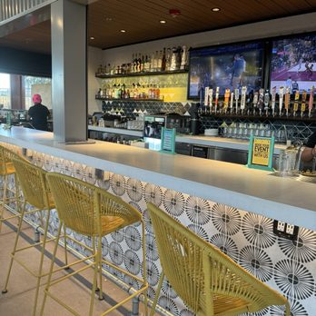 Electric Pickle - The bar outside by the pickleball courts - New American Near Me - Tempe, Arizona Electric Pickle - The bar outside by the pickleball courts - New American Near Me - Tempe, Arizona