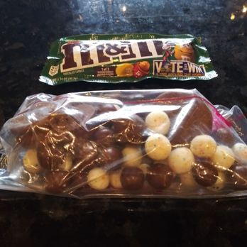 IT'SUGAR - Bag of treats including Double stuffed chocholate oreos,birthday cake,and a bag of Jalepeno m&m's. - Candy Stores Near Me - Friendswood, Texas IT'SUGAR - Bag of treats including Double stuffed chocholate oreos,birthday cake,and a bag of Jalepeno m&m's. - Candy Stores Near Me - Friendswood, Texas