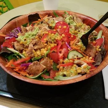 Da Juice Bar - High energy salad w/ chicken and balsamic vinegarette - Juice Bars & Smoothies Near Me - Glendale, California