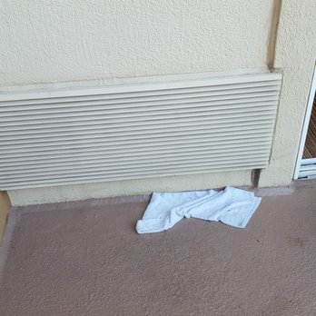 Courtyard by Marriott Pleasant Hill - Was not happy seeing the dirty towel left there - Hotels Near Me - Pleasant Hill, California