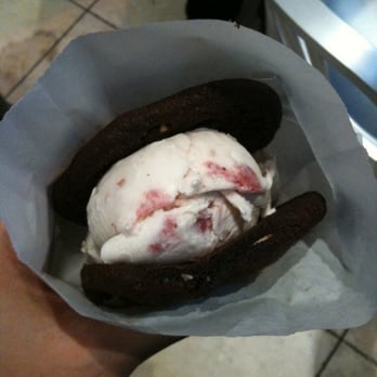 CREAM - Double chocolate chip cookies with strawberry cheesecake ice cream from CREAM in Berkeley - Desserts Near Me - Berkeley, California CREAM - Double chocolate chip cookies with strawberry cheesecake ice cream from CREAM in Berkeley - Desserts Near Me - Berkeley, California