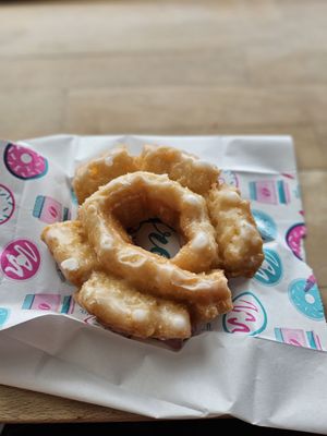Earnest Donuts by null