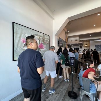 Phin Smith - Line to wait to order - Coffee & Tea Near Me - Garden Grove, California