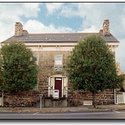 Noon Collins Inn