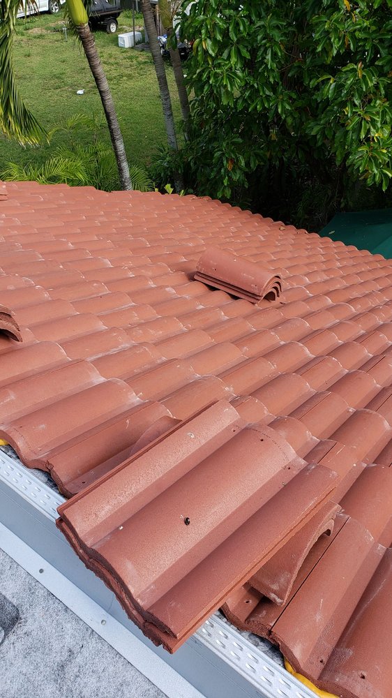 Slide of Paula Roofing