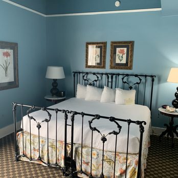 Menger Hotel - King Bed in Room 3014 - Venues & Event Spaces Near Me - San Antonio, Texas Menger Hotel - King Bed in Room 3014 - Venues & Event Spaces Near Me - San Antonio, Texas