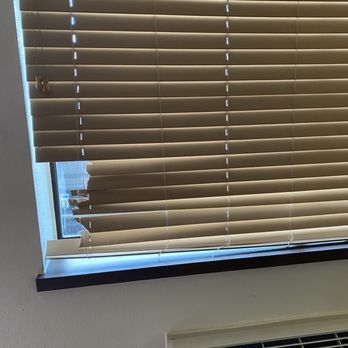 Yerington Inn - Window blinds - Hotels Near Me - Yerington, Nevada Yerington Inn - Window blinds - Hotels Near Me - Yerington, Nevada
