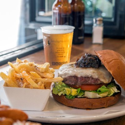 La Birra Bar Burgers Artesanales by null