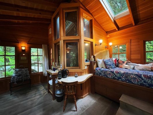 TreeHouse Point by null