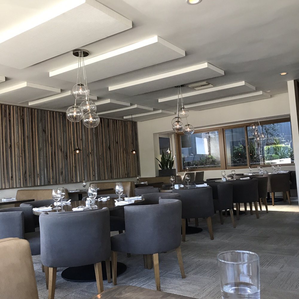V's restaurant + bar - Atrium in the back - Italian Near Me - Malibu, California V's restaurant + bar - Atrium in the back - Italian Near Me - Malibu, California