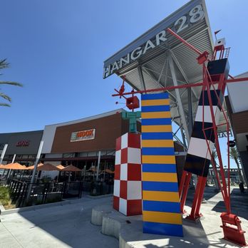 Hook Burger - Exterior - Burgers Near Me - Burbank, California