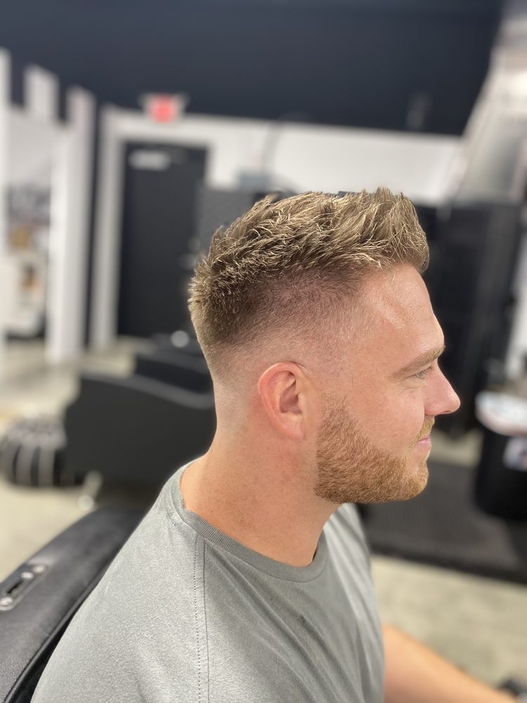 KELLY CUTS BARBER SHOP Updated October 2024 14 Photos 5620 Palmer Blvd, Sarasota, Florida