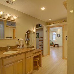 Sunset Royale  Siesta Key penthouse - Condo #412 Master suite bathroom area