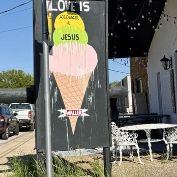 Four Sisters Icecream - Ice Cream & Frozen Yogurt Near Me - Waller, Texas