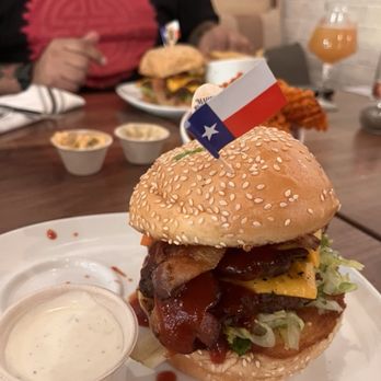 Malibu Brewing - Lone star burger - Breweries Near Me - Malibu, California