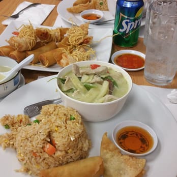 Khun Moo Thai Kitchen - Me and my roommates dinner tonight - Thai Near Me - Northridge, California Khun Moo Thai Kitchen - Me and my roommates dinner tonight - Thai Near Me - Northridge, California