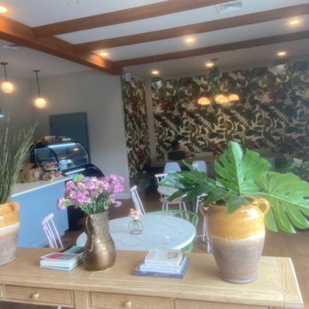 CafeInn - Interior - Cafes Near Me - Jericho, New York