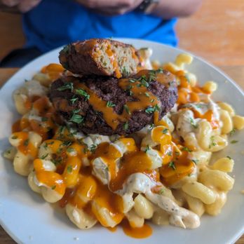 Off The Griddle - Buffalo Chicken Mac - Vegan Near Me - Portland, Oregon