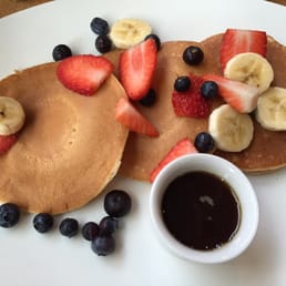 Pancakes with banana, strawberries & blueberries Pancakes with banana, strawberries & blueberries