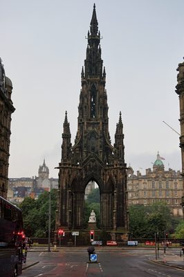 Scott Monument by null