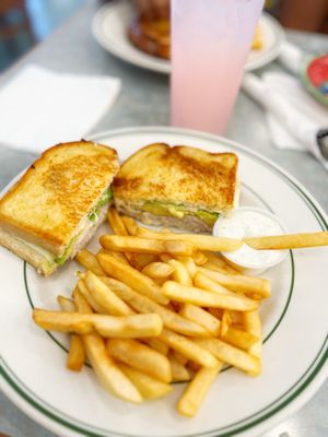 Boscos Diner by null