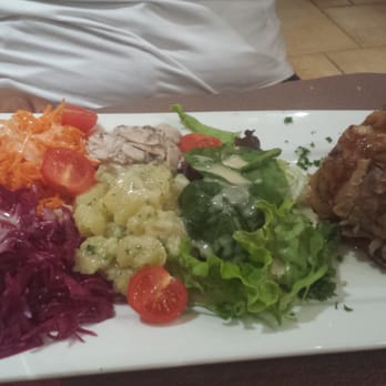 Le Hupsa Pfannala - Jambonneau braisé à la bière - French Near Me - Saint Hippolyte, 68