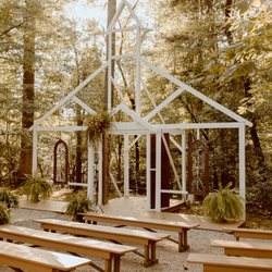Historic Jasmine - Chapel in the Woods ceremony site. Photo by Karlie Whitt Photography.