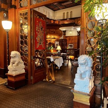 The Plum Blossom - Entrance to the sunken dining area. - Seafood Near Me - Troy, New York The Plum Blossom - Entrance to the sunken dining area. - Seafood Near Me - Troy, New York