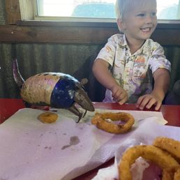 Even the armadillo loves the onion rings !