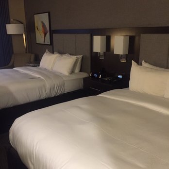 DoubleTree by Hilton Hotel Bemidji - Hotels Near Me - Bemidji, Minnesota