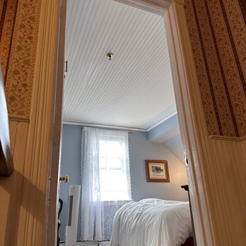 Orcas Hotel - Room 9 Bay - Hotels Near Me - Orcas, Washington