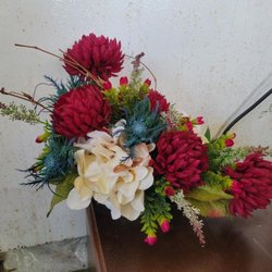 Karrie's Flowers & Gifts