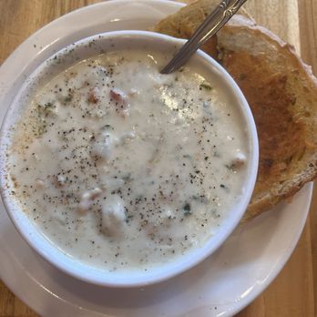 Nye Beach Cafe - Clam chowder and garlic bread - Cafes Near Me - Newport, Oregon Nye Beach Cafe - Clam chowder and garlic bread - Cafes Near Me - Newport, Oregon