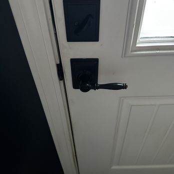 A-1 Lockbox - Lever handle lock and deadbolt - Keys & Locksmiths Near Me A-1 Lockbox - Lever handle lock and deadbolt - Keys & Locksmiths Near Me