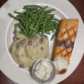 Houlihan's - Grilled Salmon | Mashed Potatoes | Green Beans - Bars Near Me - Secaucus, New Jersey
