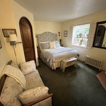 Old Monterey Inn - Hotels Near Me - Monterey, California Old Monterey Inn - Hotels Near Me - Monterey, California